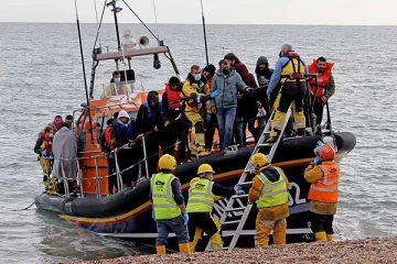 மூன்று புலம்பெயர்ந்தோர் தண்ணீரில் மூழ்கி மாயம்: பிரித்தானியாவுக்குள் நுழைய முயன்றபோது நிகழ்ந்த துயர சம்பவம்