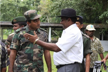 சரத் வீரசேகர அங்கொட தேசிய வைத்தியசாலையில்