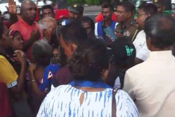 காலி முகத்திடலில் பதற்ற நிலை ; குவிக்கப்பட்ட அதிகாரிகள்