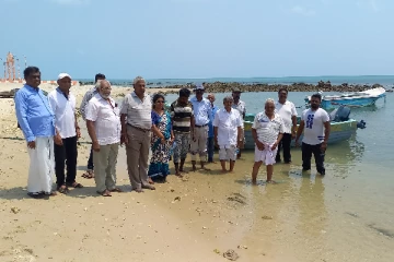 யாழில் சூரிய சக்தியில் இருந்து கிடைக்கும் மின்சாரத்தில் இயங்கும் இயந்திரபடகு(Photos)