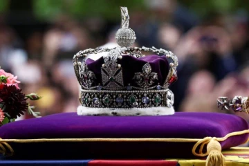 ரகசியமாக எடுத்துச்செல்லப்பட்ட ராணியின் கிரீடம்:இதுதான் காரணம்!