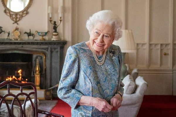 ராணி எலிசபெத் பயன்படுத்திய டீ பேக் விலை என்ன தெரியுமா? விற்பனைக்கு கொண்டு வந்த நிறுவனம்! | Queen Elizabeth Used Teabag Selling Price