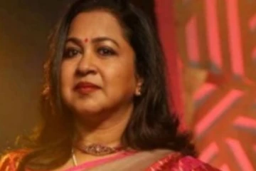 பொதுமக்கள் முன்னிலையில் நடிகை ராதிகாவை மடக்கி கேள்வி கேட்ட பெண் யார்?