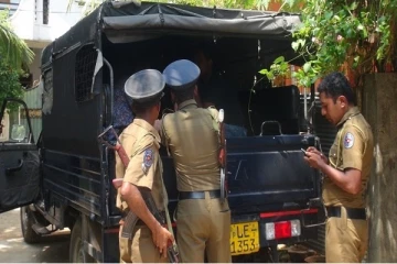கிராமத்திற்குள் வாள்கள் கோடரியுடன் சுற்றித்திரிந்த கும்பல்- காவல்துறைக்கு வழங்கப்பட்ட அறிவிப்பு!