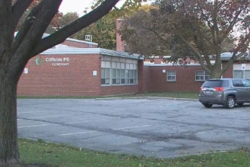 கனடாவில் இரத்த காயங்களுடன் மருத்துவமனைக்கு கொண்டு செல்லப்பட்ட சிறுமி