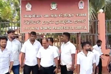 வவுனியா வடக்கு பிரதேச சபை தவிசாளருக்கு எதிராக வெளிநடப்பு!