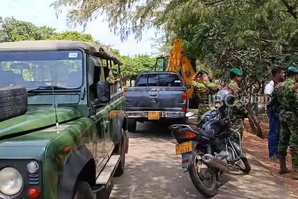 திருகோணமலையில் சட்டவிரோத கட்டிடங்கள் அகற்றுவதில் முரண்பாடு | Problem In Removing Illegal Construction In Trinco திருகோணமலையில் சட்டவிரோத கட்டிடங்கள் அகற்றுவதில் முரண்பாடு | Problem In Removing Illegal Construction In Trinco