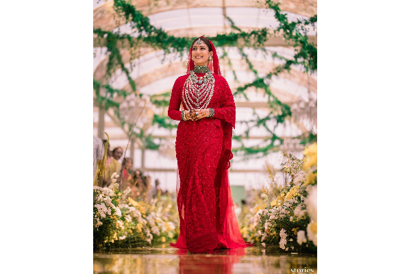 திருமணத்தில் நயன்தாரா அணிந்திருந்த புடவையில் இவ்வளவு ரகசியம் இருக்கா? | Nayanthara Vignesh Shivan Wedding Costume