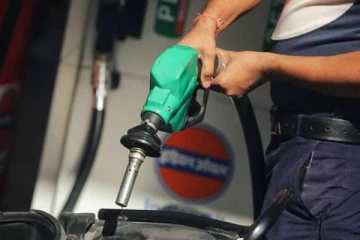 இலங்கையில் மீண்டும் அதிகரித்த எரிபொருள் விலை: நள்ளிரவு முதல் அமுலில்!