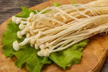 கனடாவில் எனோக்கி காளான் குறித்து எச்சரிக்கை!