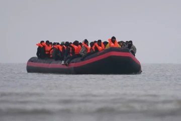 சட்டவிரோத புலம்பெயர்ந்தோரின் நகைகளை பறிமுதல் செய்ய பிரித்தானியா திட்டம்