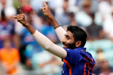 மிரட்டலான பந்துவீச்சால் முதலிடம் பிடித்த பும்ரா!