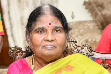 பார்த்து பார்த்து ஊட்டி வளர்த்த எனது தாயார் பிரிந்தார்- தமிழிசையின் உருக்கமான பதிவு