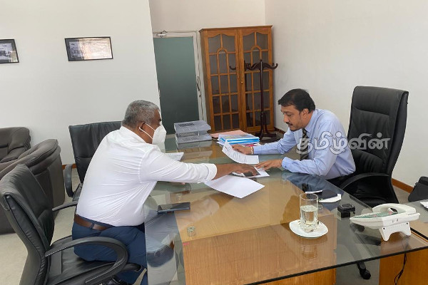 கடல் அரிப்பு தடுப்பு நடவடிக்கைக்கு அவசர நிதியாக 20 மில்லியன் ஒதுக்கீடு: ஜனாதிபதியின் செயலாளர் பணிப்புரை (Photos) | Secretary To The President
