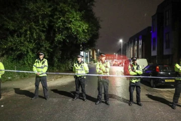 பிரித்தானிய சாலையில் அதிகாலை நடந்த துப்பாக்கி சூடு: பொதுமக்களுக்கு காவல்துறை வேண்டுகோள்