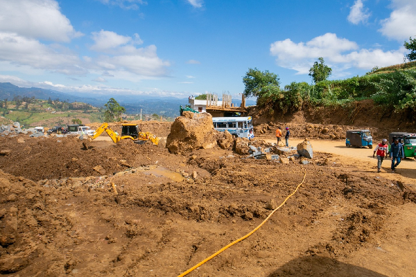 நுவரெலியா மாவட்டத்தில் அரசுக்கு உரித்தில்லாத 611 வீதிகள் - வெளியான தகவல்கள் | Nuwara Eliya District Roads Landslide நுவரெலியா மாவட்டத்தில் அரசுக்கு உரித்தில்லாத 611 வீதிகள் - வெளியான தகவல்கள் | Nuwara Eliya District Roads Landslide