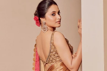 பிரியங்கா மோகன் சேலையில் அழகிய ஸ்டில்கள்