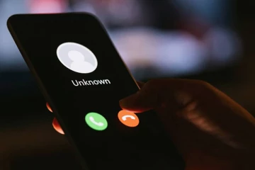 மகளுடைய புகைப்படங்களை ஊடகங்களுக்கு அனுப்பிவிடுவோம்: சுவிட்சர்லாந்து பெண்மணிக்கு வந்த மிரட்டல்