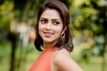 கையில் மதுவுடன் குத்தட்டம் போட்ட நடிகை அமலா பால்? வெளிவந்த வீடியோ