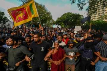 இலங்கையில் திடீரென அதிகரித்த கொவிட் - பின்னணியில் அரசியல் சூழ்ச்சி