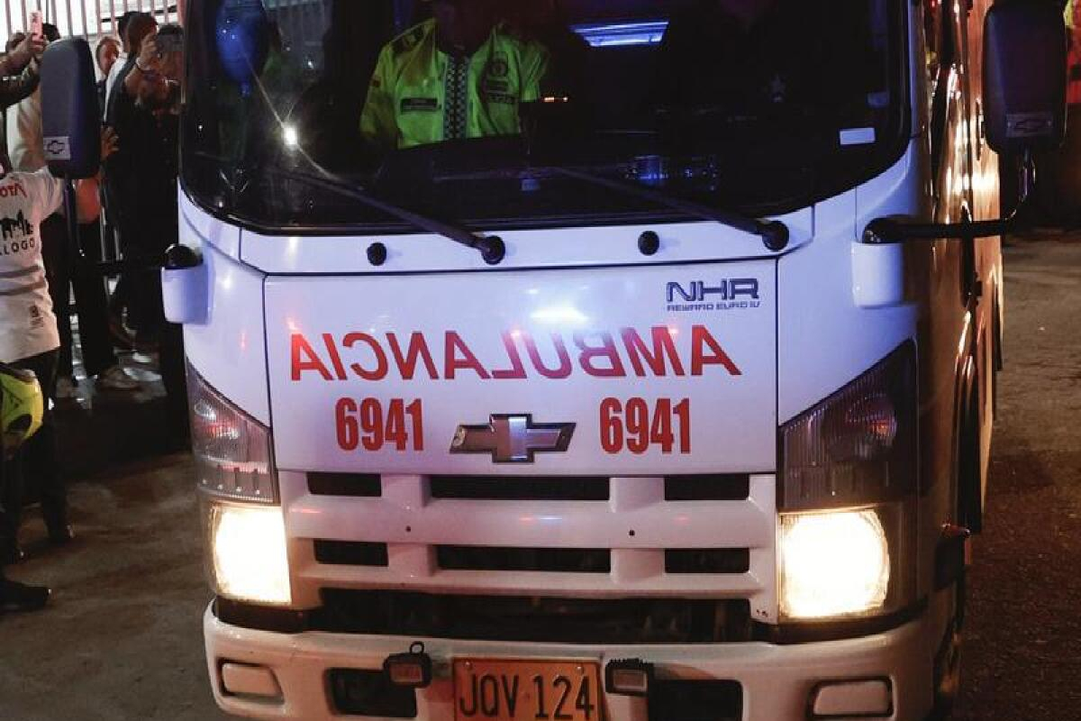 வெளிநாடொன்றில் நூற்றுக்கும் மேற்பட்டவர்களுடன் சென்ற இராணுவ விமானம் விழுந்து நொருங்கியது | Colombian Military Plane Crashes