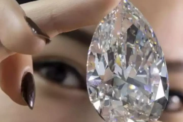 ஏலத்திற்கு வருகின்றது உலகின்  மிகப்பெரிய வெள்ளை வைரக்கல்!