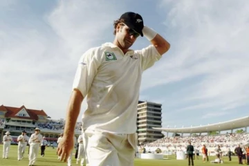 உயிருக்குப் போராடும் பிரபல கிரிக்கெட் வீரர்...!