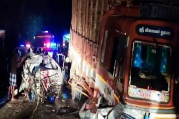 கோர விபத்து..! திருச்சி அருகே லாரி மீது கார் மோதியதில் 6 பேர் உயிரிழப்பு