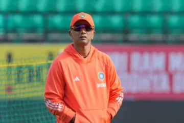 பயிற்சியாளரான கம்பீர் - போட்டியாக மற்றொரு அணிக்கு தலைமை பயிற்சியாளராகும் டிராவிட்!!