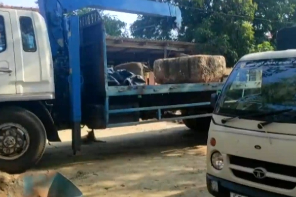 தொல்பொருட்கள் என சந்தேகிக்கப்படும் கற்களுடன் 10 பேர் கைது (படங்கள்) - ஐபிசி தமிழ்