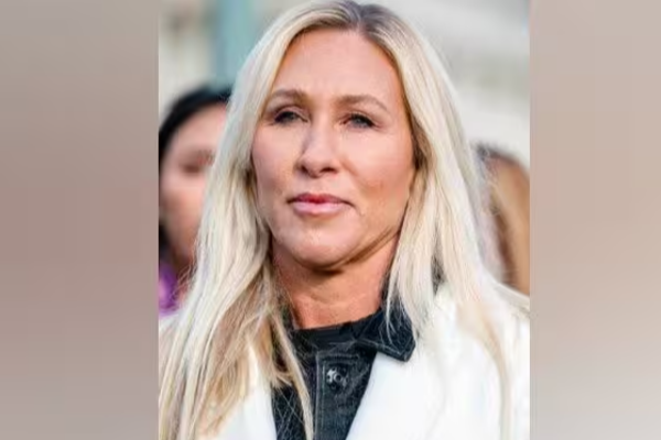 ட்ரம்பின் தீவிர ஆதரவாளராக இருந்து, எதிர்ப்பு கருத்து தெரிவித்த, எம்.பி இராஜினாமா | Trump Supporting Mp Resigns In Wake Of Controversy