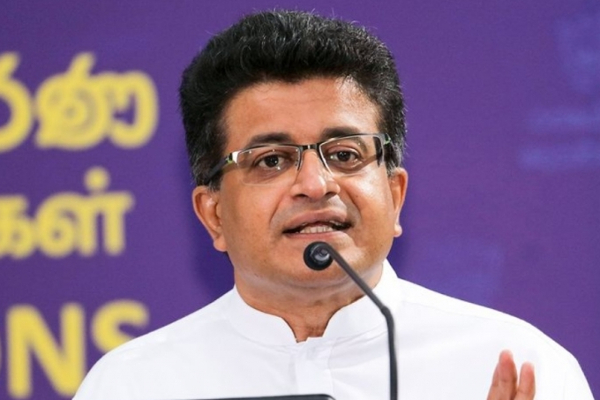 காகத்தின் பிடியில் சிறிலங்கா நாடாளுமன்றம்...!! | Parliament In Crows Hand Basil Rajapaksha