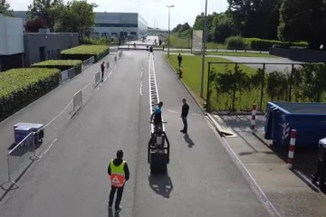 உலகிலேயே மிக நீளமான சைக்கிளை தயாரித்து சாதனை படைத்த டச்சு பொறியாளர்கள்!