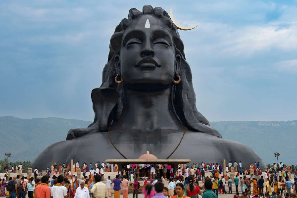 உலக கோடீஸ்வரர்களை மிஞ்சும் சொத்து மதிப்பு - யார் இந்த சத்குரு? | Isha Yoga Sadhguru S Net Worth Details Goes Viral
