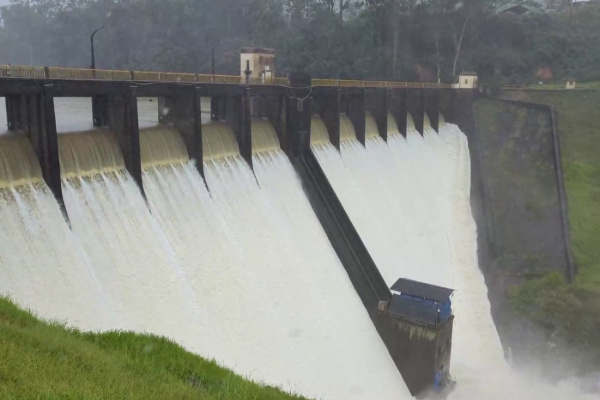 மலையகத்தில் சீரற்ற காலநிலை காரணமாக கடும் பாதிப்பு: நாவலப்பிட்டியில் மூன்று மாத குழந்தை உள்ளிட்ட மூவர் பலி! | Unsettled Weather In The Mountains