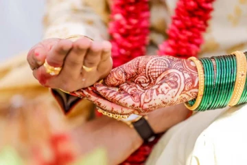 சுவிஸ் மாப்பிள்ளையுடன் யாழ் யுவதிக்கு விரைவில் திருமணம்; கட்டிலுக்கடியில் சிக்கிய அரச உத்தியோகத்தரால் களேபரம்!