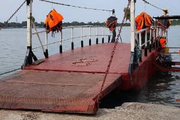 பாதையின் எஞ்சின் பழுதடைந்தது...அலட்சியமாக செயல்படும் ஆர்.டி.ஏ