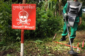 மாங்குளத்தில் கண்ணிவெடி வெடித்ததில் 4 பெண் பணியாளர்கள் படுகாயம்!