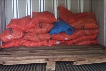 மனித நுகர்வுக்கு பொருத்தமற்ற 700 கிலோகிராம் கோழி இறைச்சியுடன் நபரொருவர் கைது