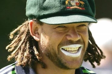 இலங்கை - வங்கதேசம் டெஸ்டில் சைமண்ட்ஸிற்கு மௌன அஞ்சலி