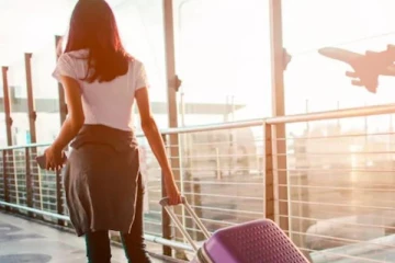 லண்டன் விமானநிலையத்தில் வருங்கால மனைவியால் பிரித்தானியருக்கு காத்திருந்த அதிர்ச்சி! பல லட்சங்களுடன் தப்பியோட்டம்