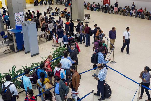 விமான நிலையத்தின் பாதுகாப்பு சோதனைகள் நிறுத்தம் | Stopping Airport Security Checks