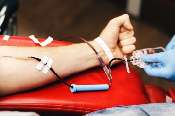 தடுப்பூசி போட்டுக் கொண்டவர்கள் இரத்த தானம் செய்யலாமா?