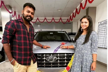 2 மாதத்தில் BMW-வை தொடர்ந்து இன்னொரு கார் வாங்கிய விஜே மணிமேகலை - வீடியோ வைரல்