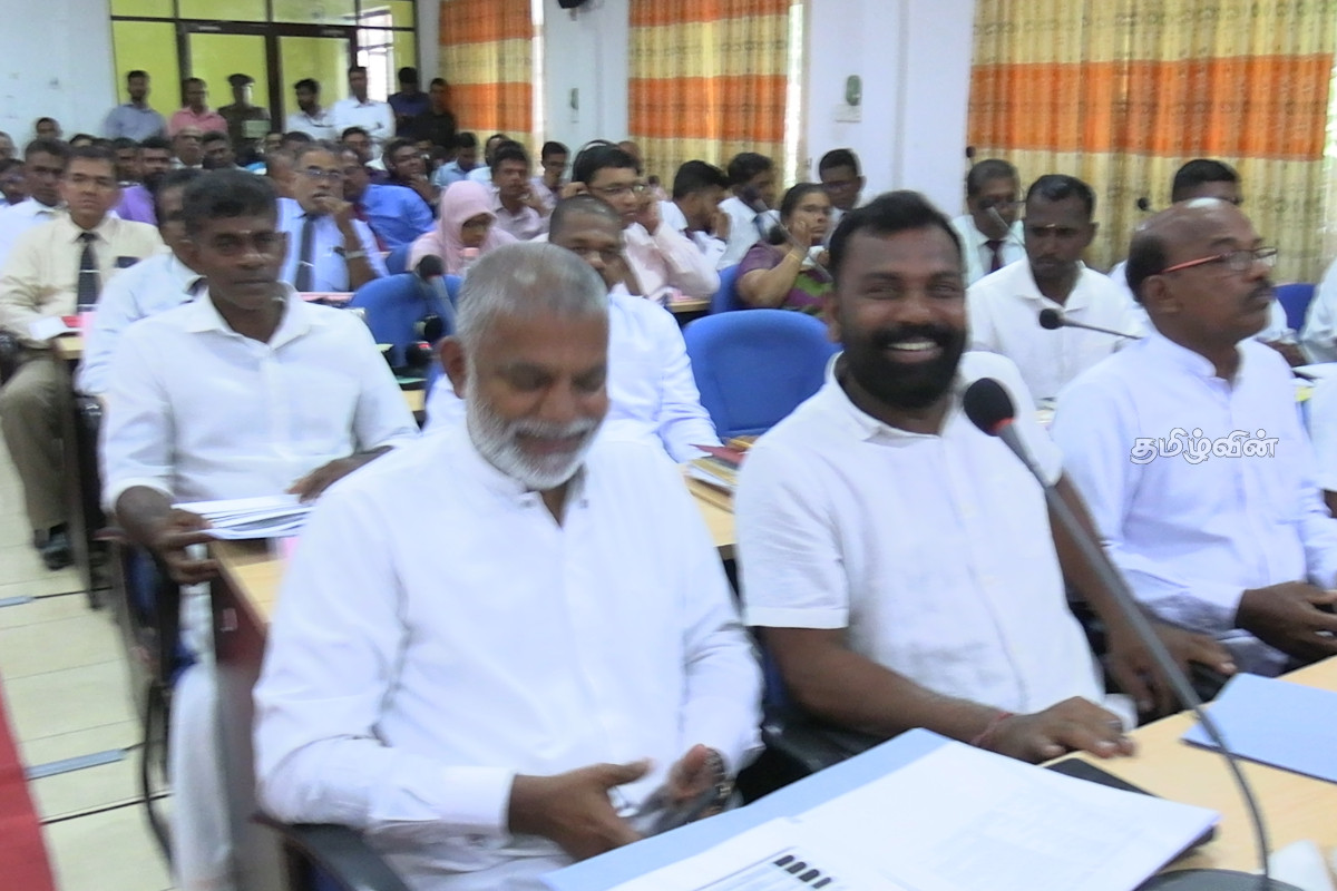 மயிலத்தமடு- மாதவனை பண்ணையாளர்களின் பிரச்சினை: எடுக்கப்பட்டுள்ள தீர்மானம் | Mayilathamadu Madhavanai Issue Livestock Farmers மயிலத்தமடு- மாதவனை பண்ணையாளர்களின் பிரச்சினை: எடுக்கப்பட்டுள்ள தீர்மானம் | Mayilathamadu Madhavanai Issue Livestock Farmers
