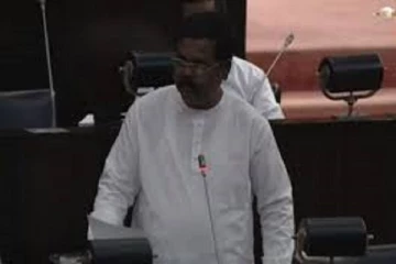 தொலைபேசி அழைப்புக்களுக்கு வடக்கு ஆளுநர் ஜீவன் பதிலளிப்பதில்லை : மஹிந்தவிடம் சிறிதரன் முறையீடு