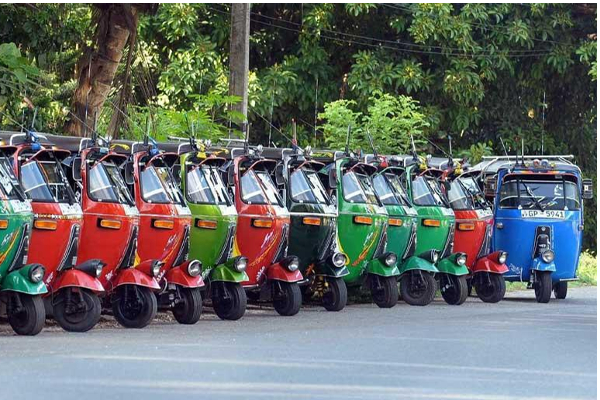 யாழில் முச்சக்கரவண்டி சாரதியொருவரின் மோசமான செயல் | Jaffna Three Wheeler Fare