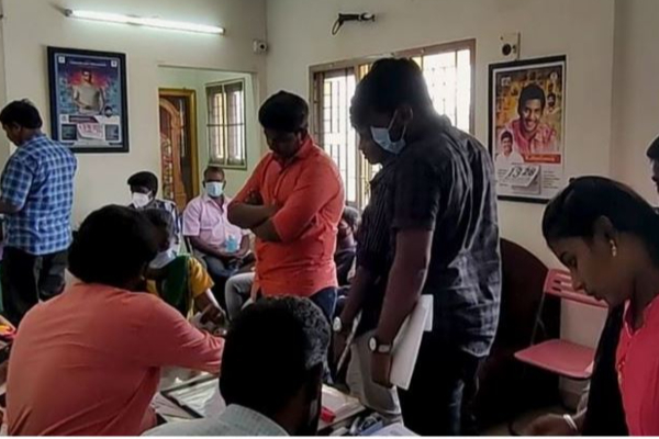 ஏழை மாணவர்களுக்கு உதவிய நடிகர் விஷால் - பெற்றோர்கள் நெகிழ்ச்சி | Actor Vishal Helps Poor Students For Higherstudies