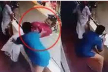 மாடியில் நின்ற நபருக்கு திடீரென ஏற்பட்ட விபரீதம்... பதபதைக்க வைக்கும் சிசிடிவி காட்சி