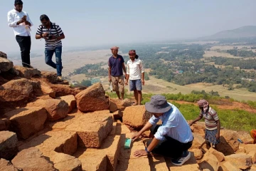 இந்தியாவில் 1300 ஆண்டுகள் பழமையான புத்த தூபி கண்டுபிடிப்பு!